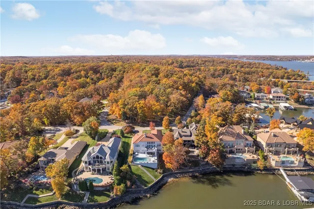 $3,250,000 | 764 Via Del Lago Drive, Sunrise Beach, MO 65079