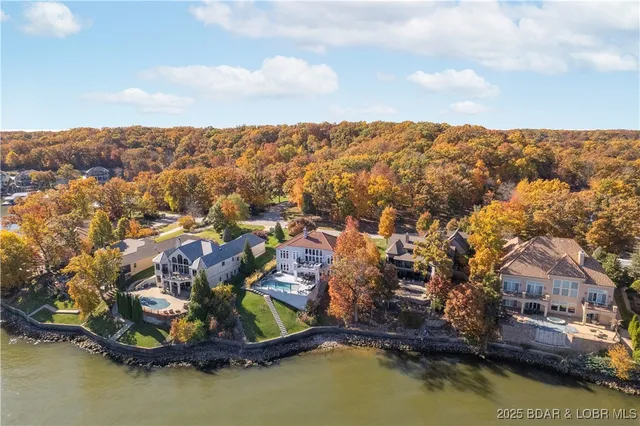 $3,250,000 | 764 Via Del Lago Drive, Sunrise Beach, MO 65079