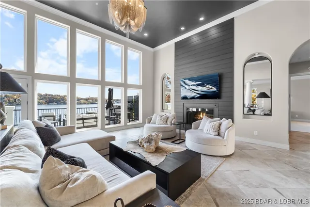 $3,250,000 | 764 Via Del Lago Drive, Sunrise Beach, MO 65079