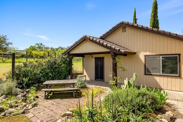 $1,595,000 | 12600 Henno Road, Glen Ellen, CA 95442