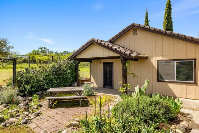 $1,695,000 | 12600 Henno Road, Glen Ellen, CA 95442