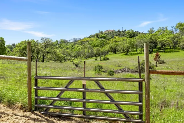 $1,695,000 | 12600 Henno Road, Glen Ellen, CA 95442