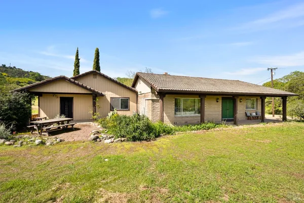 $1,595,000 | 12600 Henno Road, Glen Ellen, CA 95442