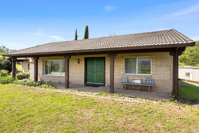 $1,695,000 | 12600 Henno Road, Glen Ellen, CA 95442