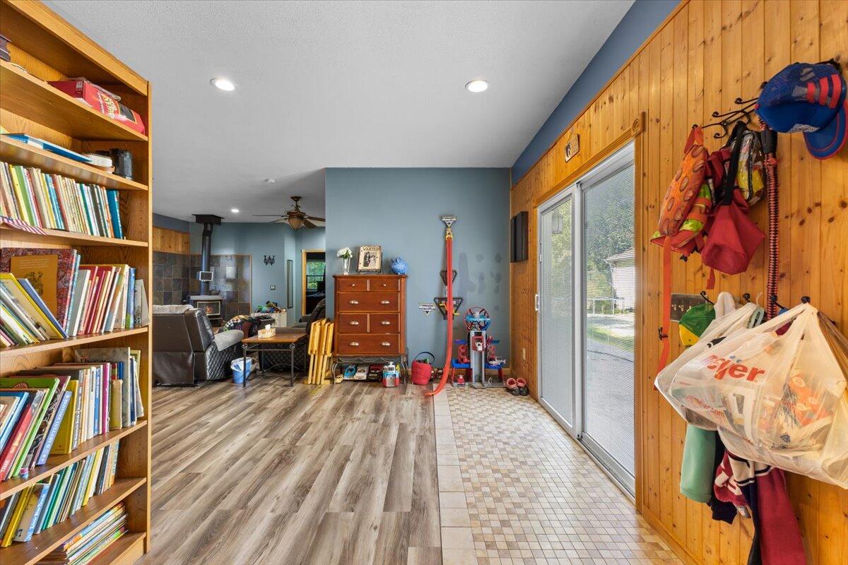 9601 Exeter Road Carleton, MI 48117 - Photo 21 of 51 04-IMG_2284