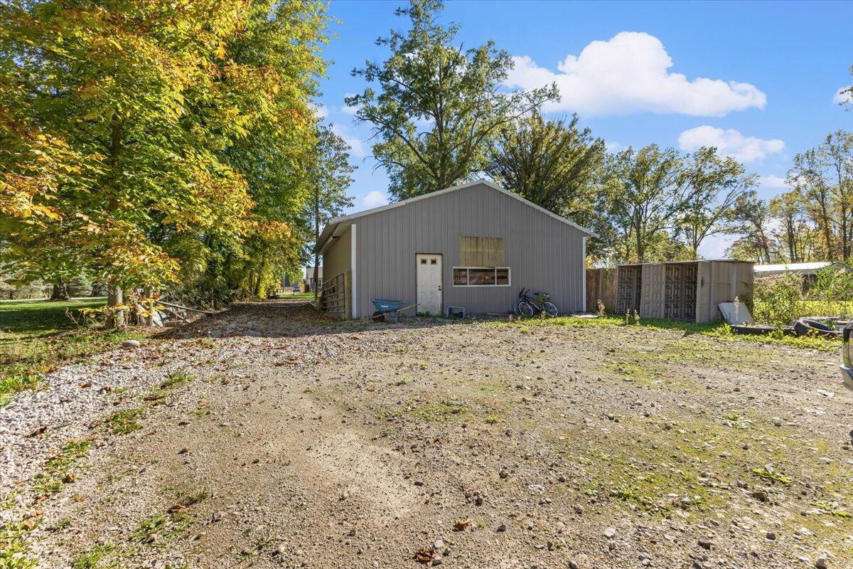 9601 Exeter Road Carleton, MI 48117 - Photo 35 of 51 16-IMG_2388