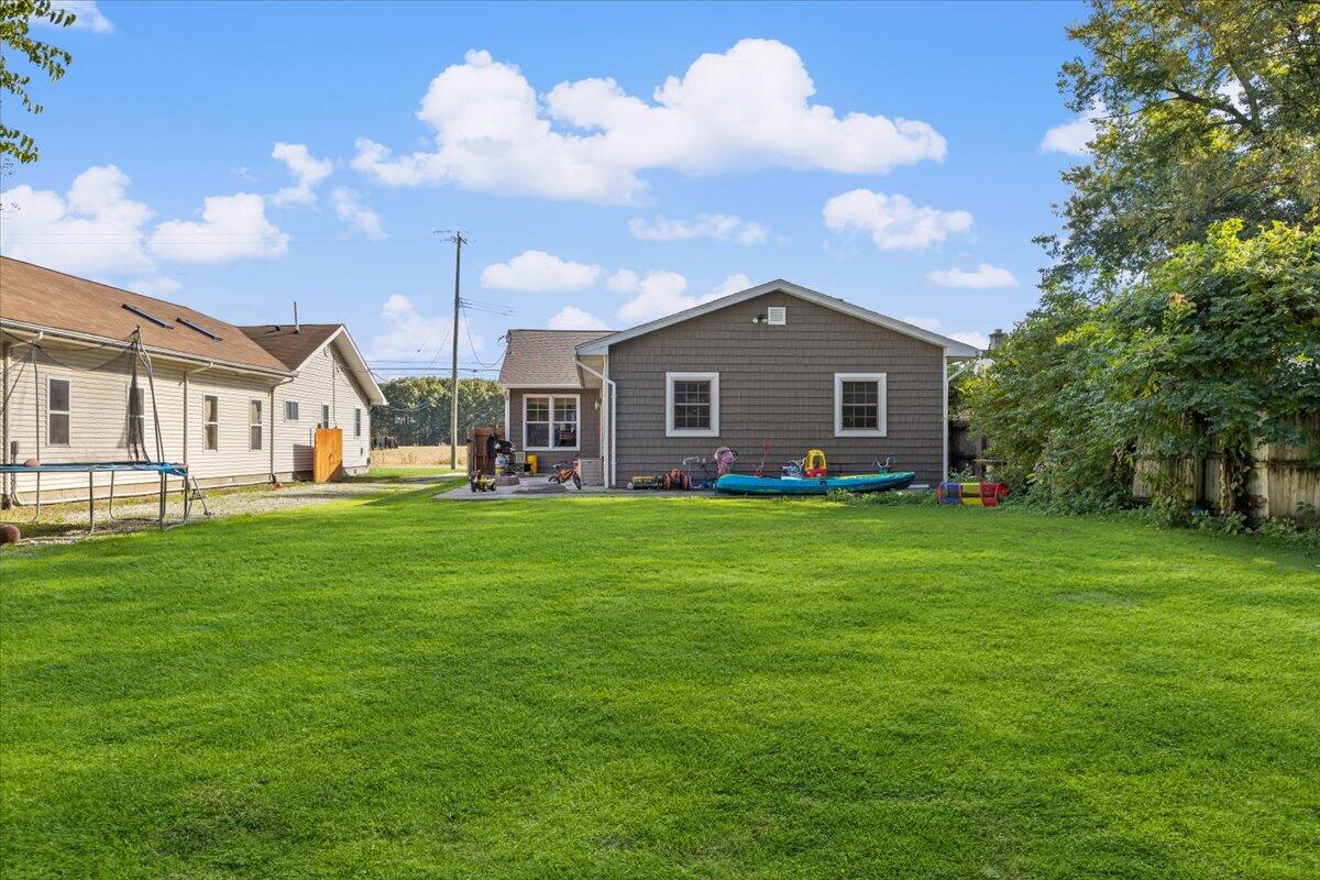 9601 Exeter Road Carleton, MI 48117 - Photo 39 of 51 20-IMG_2418