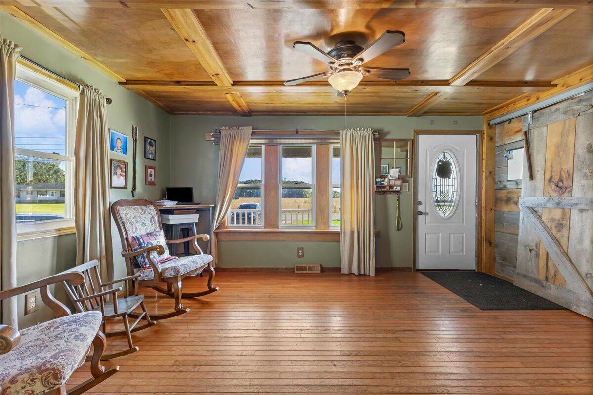 9601 Exeter Road Carleton, MI 48117 - Photo 8 of 51 41-IMG_2163