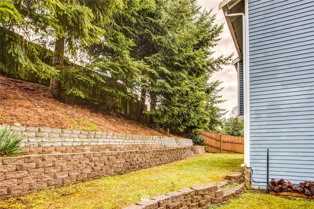 2314 Camas Avenue Northeast Renton, WA 98056 - Photo 17 of 18 Gallery Image 17