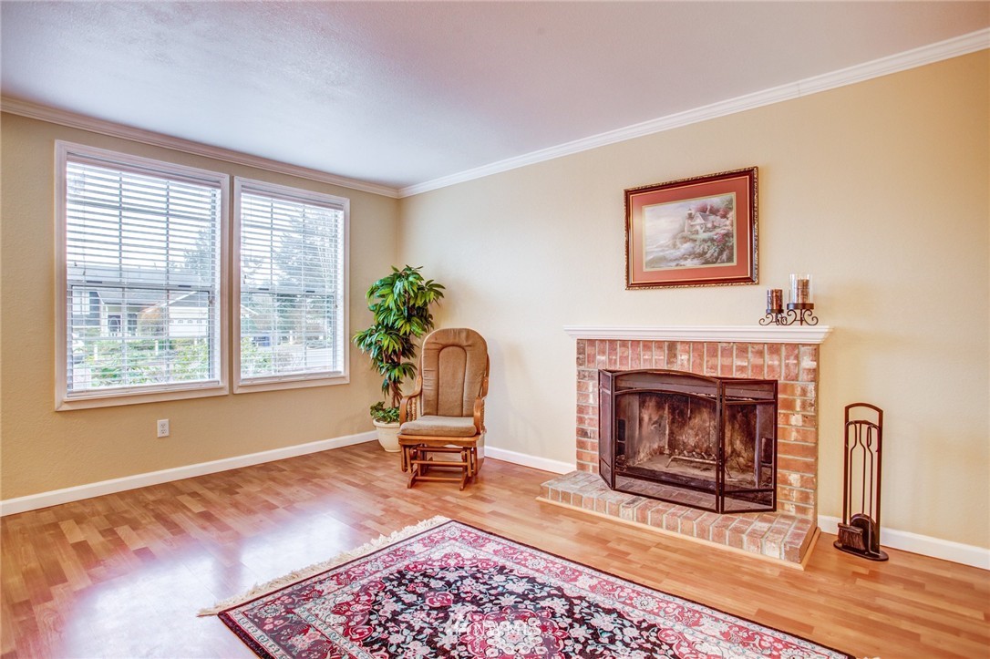 2314 Camas Avenue Northeast Renton, WA 98056 - Photo 3 of 18 Gallery Image 3