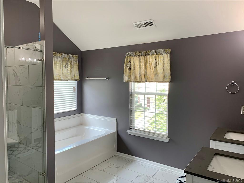 1623 Swan Drive Charlotte, NC 28216 - Photo 16 of 28 Gallery Image 16