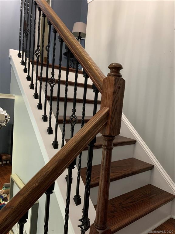 1623 Swan Drive Charlotte, NC 28216 - Photo 6 of 28 Gallery Image 6
