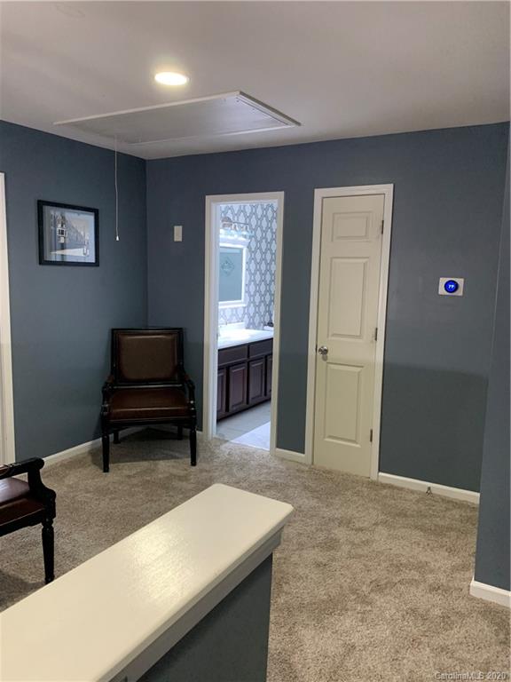 1623 Swan Drive Charlotte, NC 28216 - Photo 10 of 28 Gallery Image 10