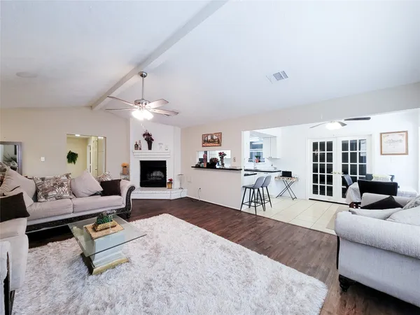 $2,200 | 412 Land Grant Drive, Richmond, TX 77406