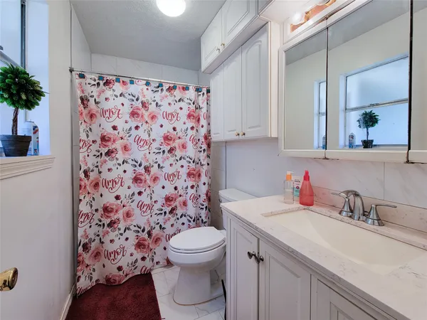 $2,200 | 412 Land Grant Drive, Richmond, TX 77406