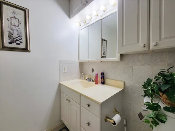 $2,200 | 412 Land Grant Drive, Richmond, TX 77406