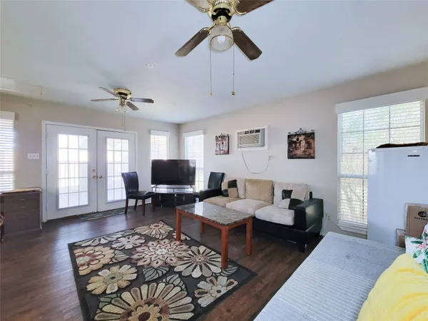 $2,200 | 412 Land Grant Drive, Richmond, TX 77406