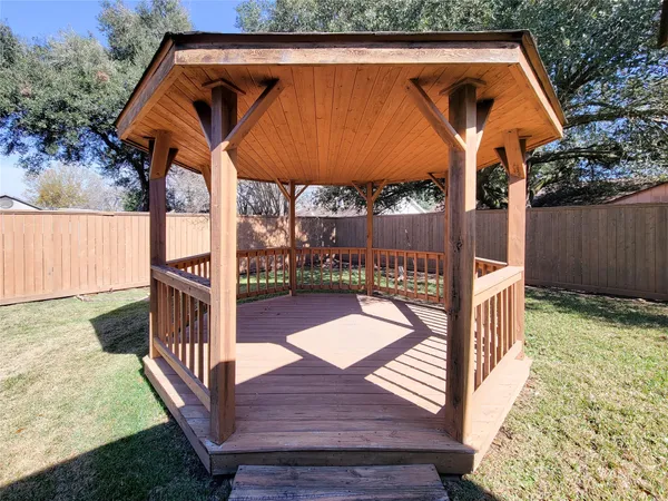 $2,200 | 412 Land Grant Drive, Richmond, TX 77406