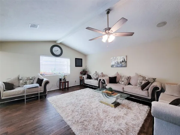 $2,200 | 412 Land Grant Drive, Richmond, TX 77406