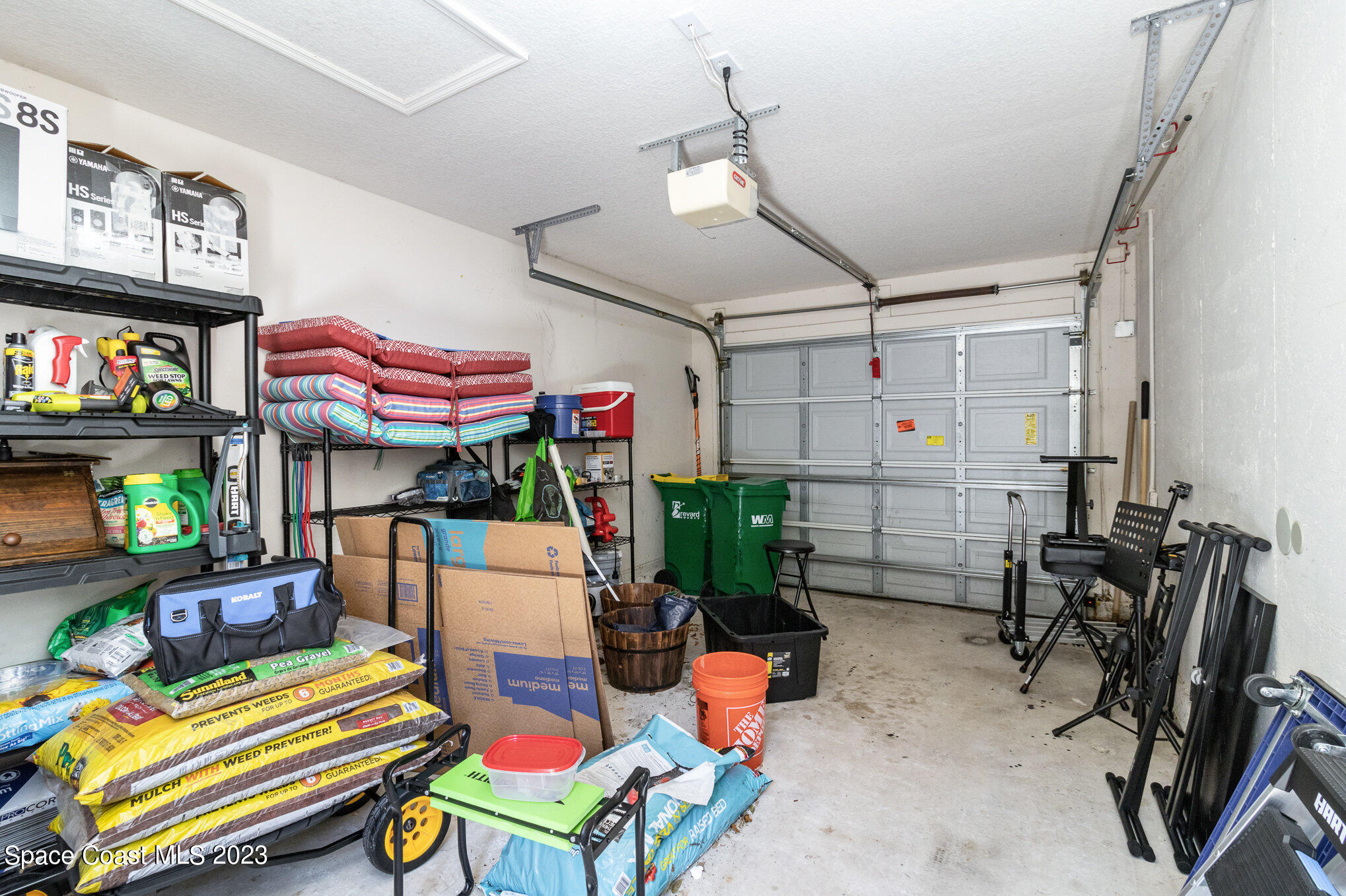 950 Luminary Circle, Unit 103 Melbourne, FL 32901 - Photo 17 of 23 a room with musical instruments