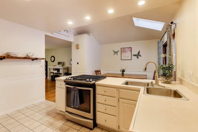 $337,500 | 3206 Sunnyside Avenue, Brookfield, IL 60513