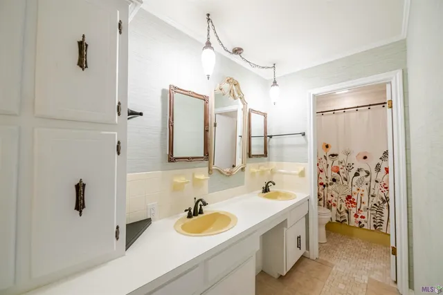 $300,000 | 208 Raywood Drive, Houma, LA 70360