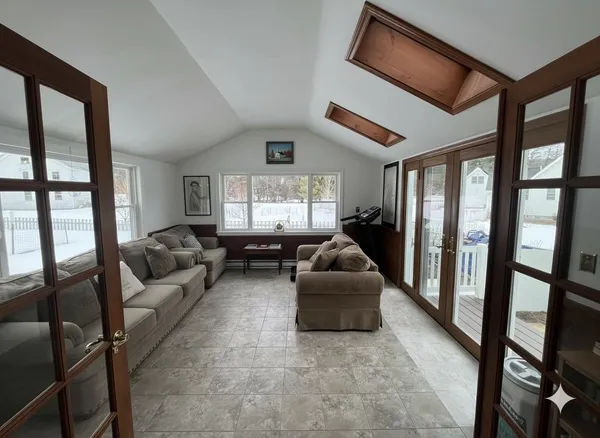 $655,000 | 5 Cross Road, Hebron, NH 03241