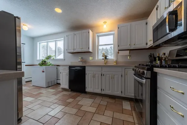 $655,000 | 5 Cross Road, Hebron, NH 03241