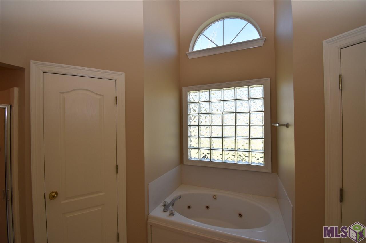 2138 Hunters Way Drive Baton Rouge, LA 70816 - Photo 21 of 22 Gallery Image 21