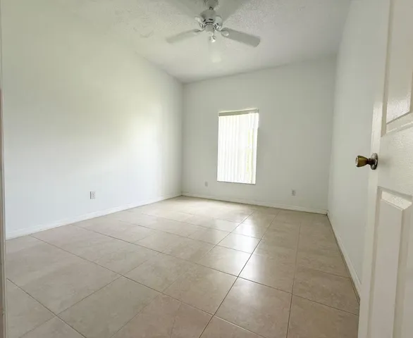 $2,600 | 332 Southwest Glenwood Drive, Port St. Lucie, FL 34984