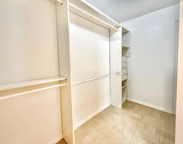 $2,600 | 332 Southwest Glenwood Drive, Port St. Lucie, FL 34984