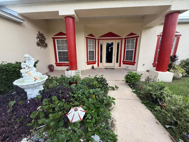 $2,600 | 332 Southwest Glenwood Drive, Port St. Lucie, FL 34984