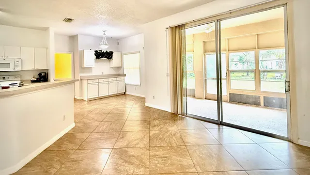 $2,600 | 332 Southwest Glenwood Drive, Port St. Lucie, FL 34984