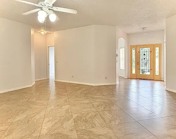 $2,600 | 332 Southwest Glenwood Drive, Port St. Lucie, FL 34984