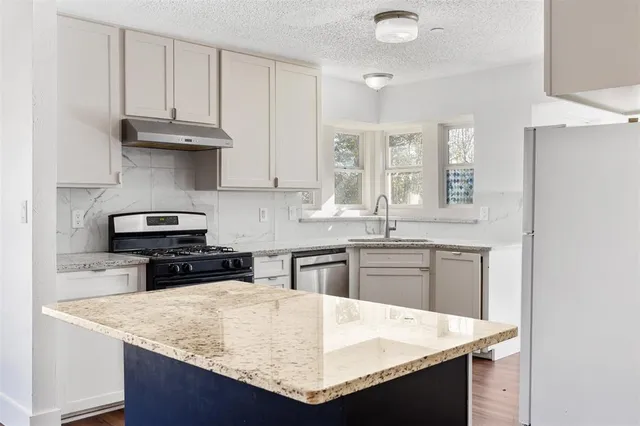 $3,200 | 3005 Club Hill Drive, Garland, TX 75043