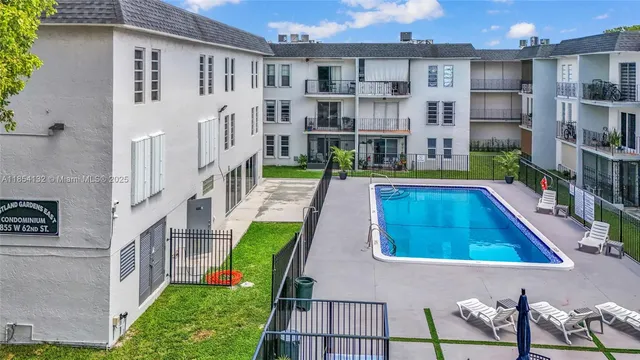 a view of an buildings with entryway and front of house