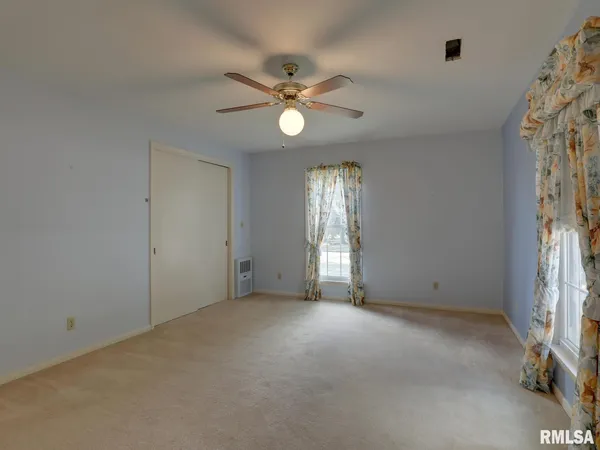 $254,900 | 320 South Fayette Street, Carthage, IL 62321