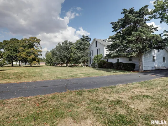 $289,900 | 320 South Fayette Street, Carthage, IL 62321