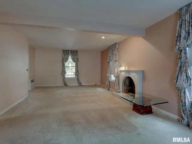 $289,900 | 320 South Fayette Street, Carthage, IL 62321