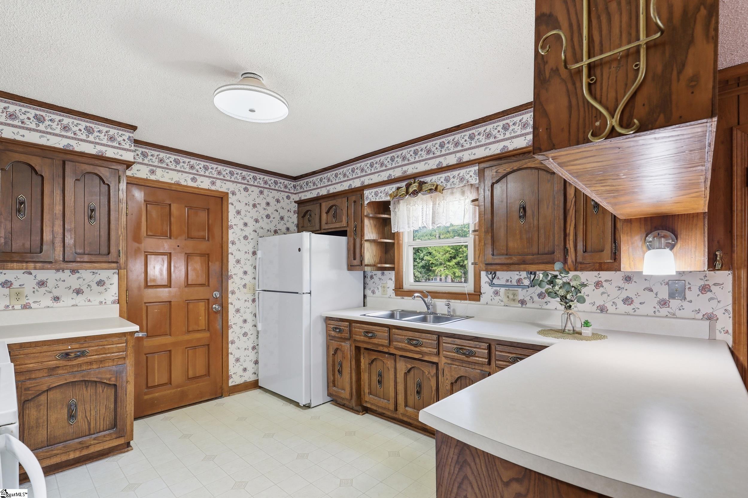 2401 Old Easley Bridge Road Greenville, SC 29611 - Photo 9 of 37