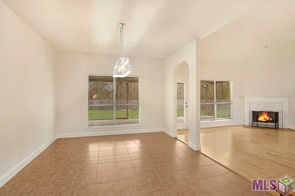 $325,000 | 22782 Greencliff Drive, Denham Springs, LA 70726