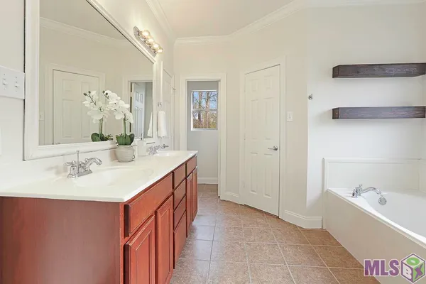 $325,000 | 22782 Greencliff Drive, Denham Springs, LA 70726