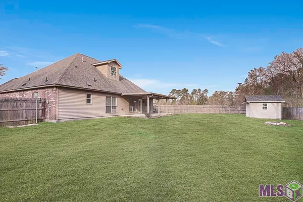 $325,000 | 22782 Greencliff Drive, Denham Springs, LA 70726