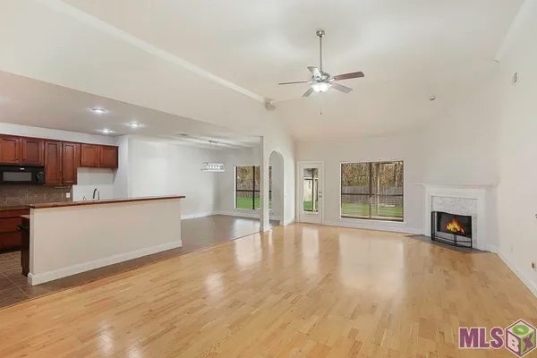 $325,000 | 22782 Greencliff Drive, Denham Springs, LA 70726