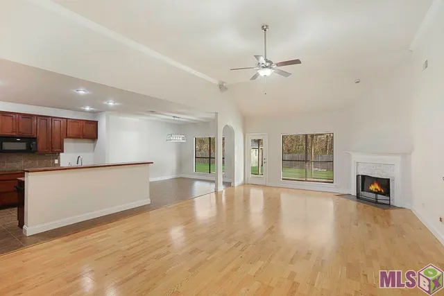 $335,000 | 22782 Greencliff Drive, Denham Springs, LA 70726