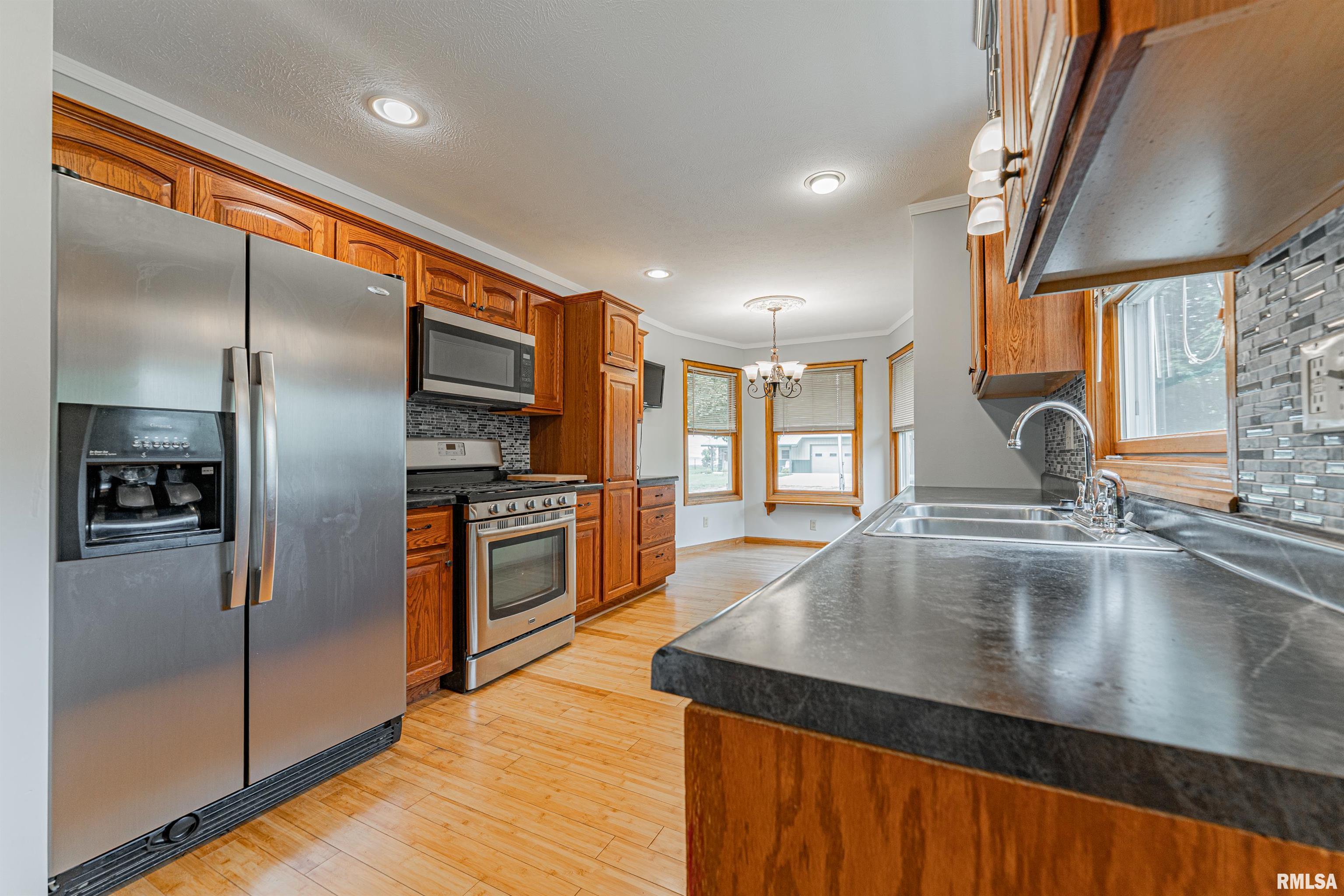 604 South Mary Street Atlanta, IL 61723 - Photo 11 of 38