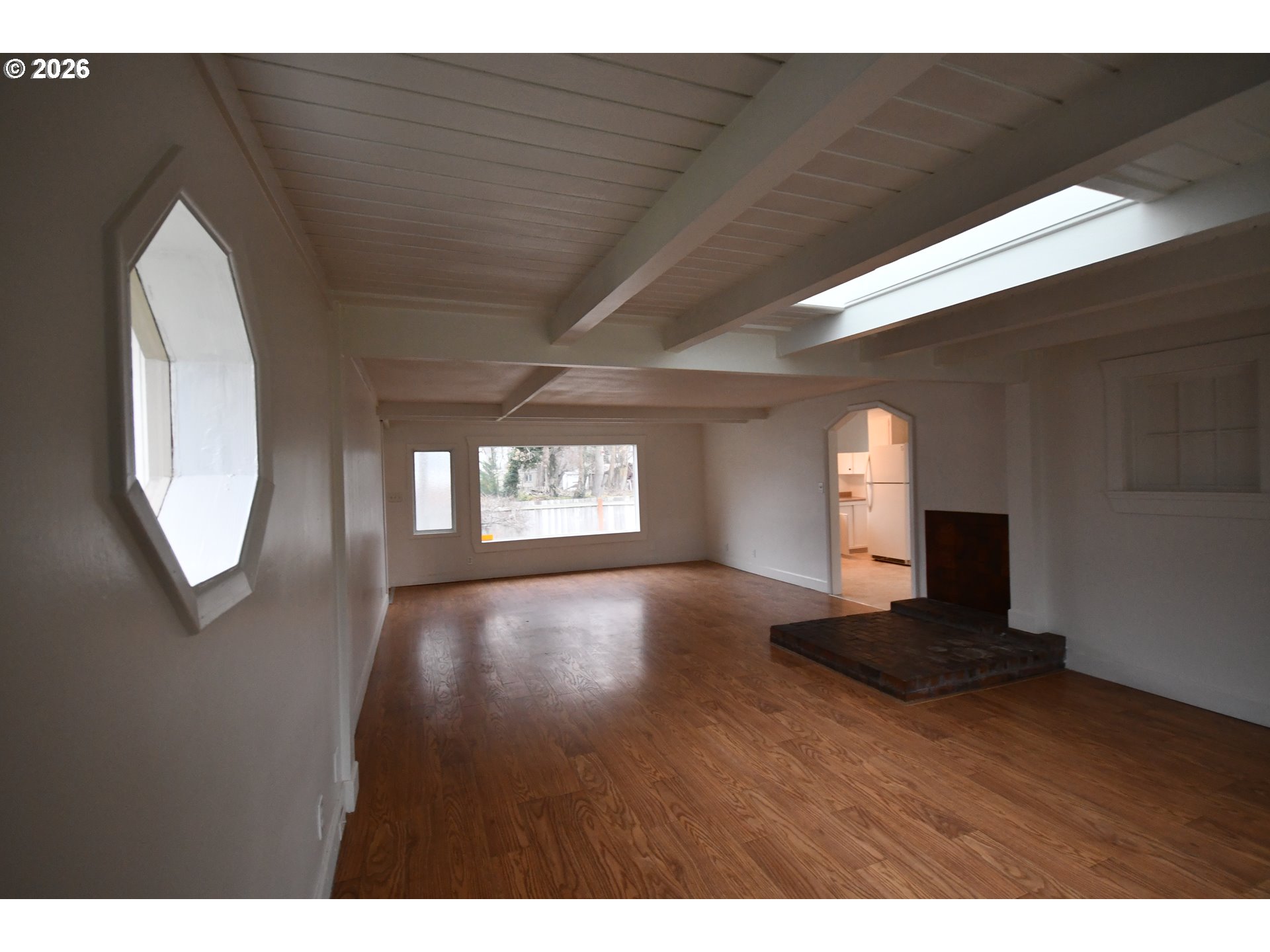 918 Snipes Street The Dalles, OR 97058 - Photo 15 of 47 a view of empty room with window