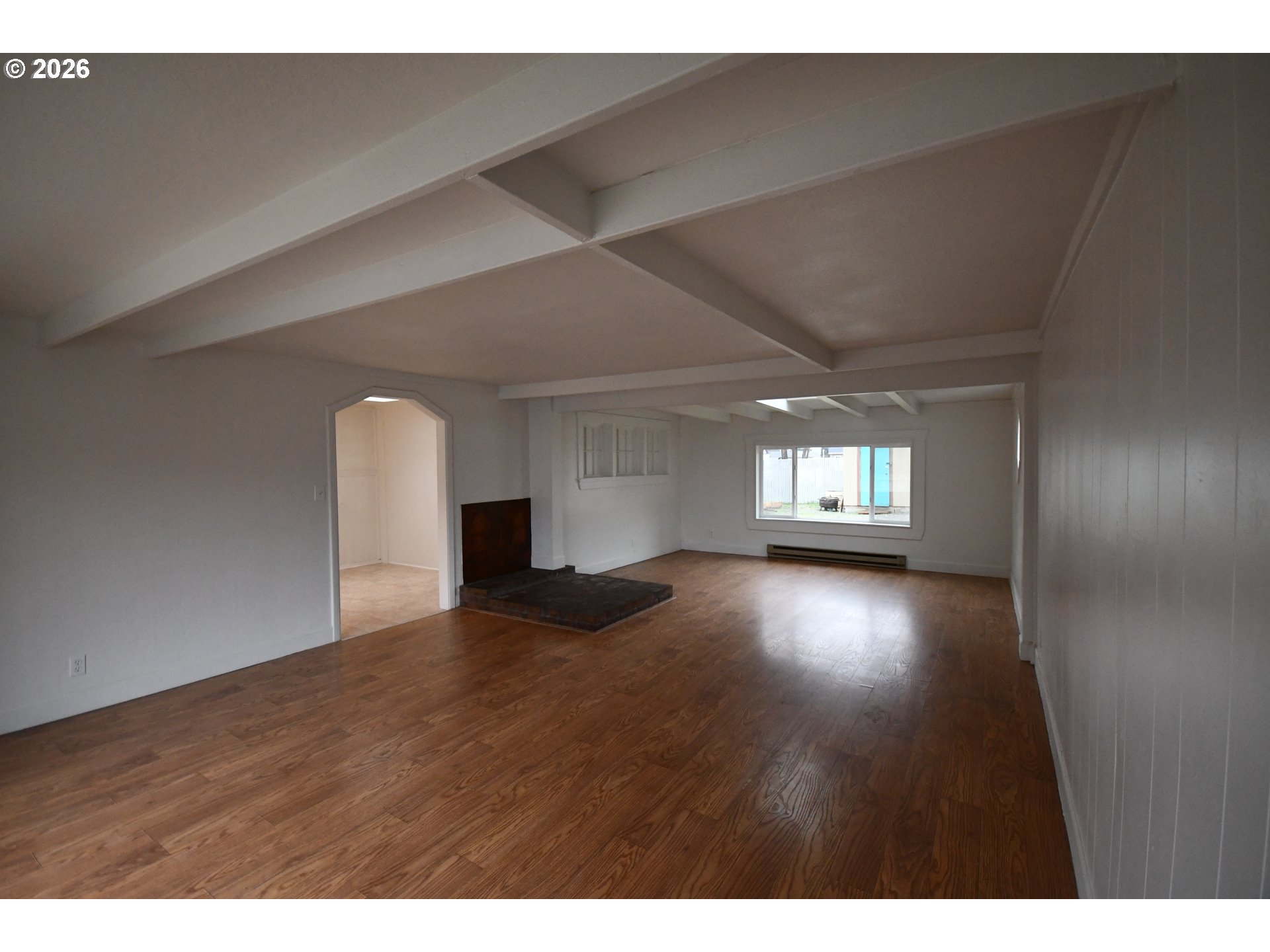918 Snipes Street The Dalles, OR 97058 - Photo 10 of 47 a view of empty room with window