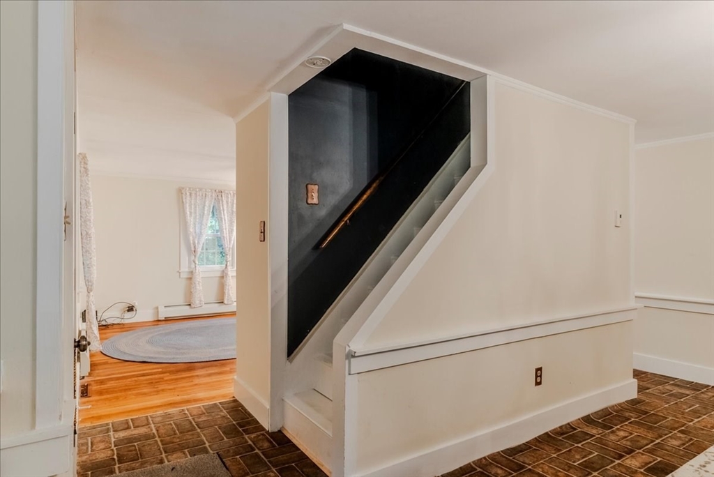 6 Brookhaven Road Worcester, MA 01606 - Photo 11 of 41