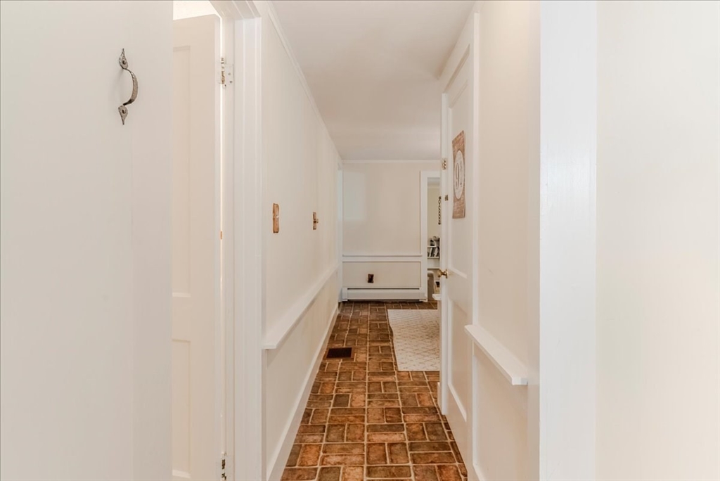 6 Brookhaven Road Worcester, MA 01606 - Photo 21 of 41